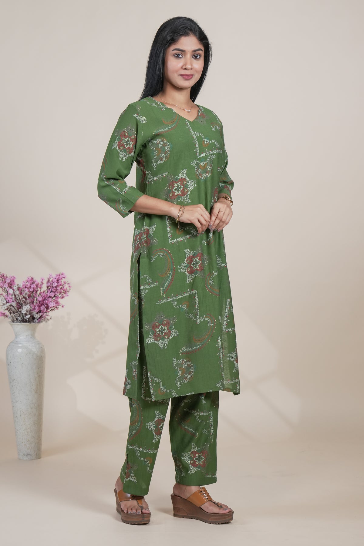 Green Printed Straight Kurta with Matching Pants Set