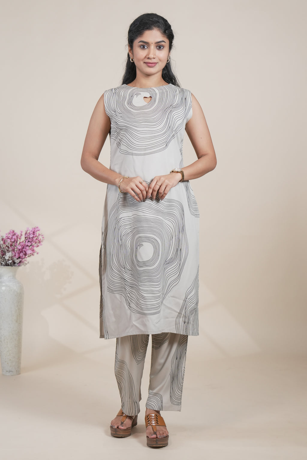 Elegant Abstract Line-Printed Straight Kurta and Pants Set