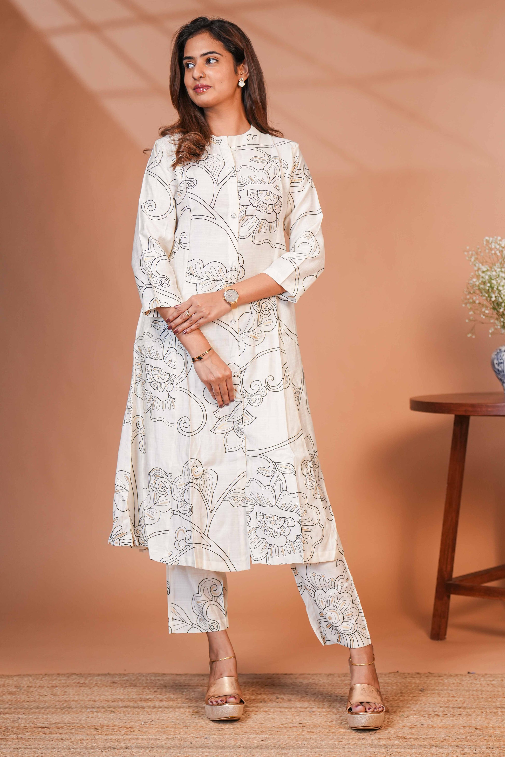 Charcoal Botanical Co-ord Set Model in Aline Top