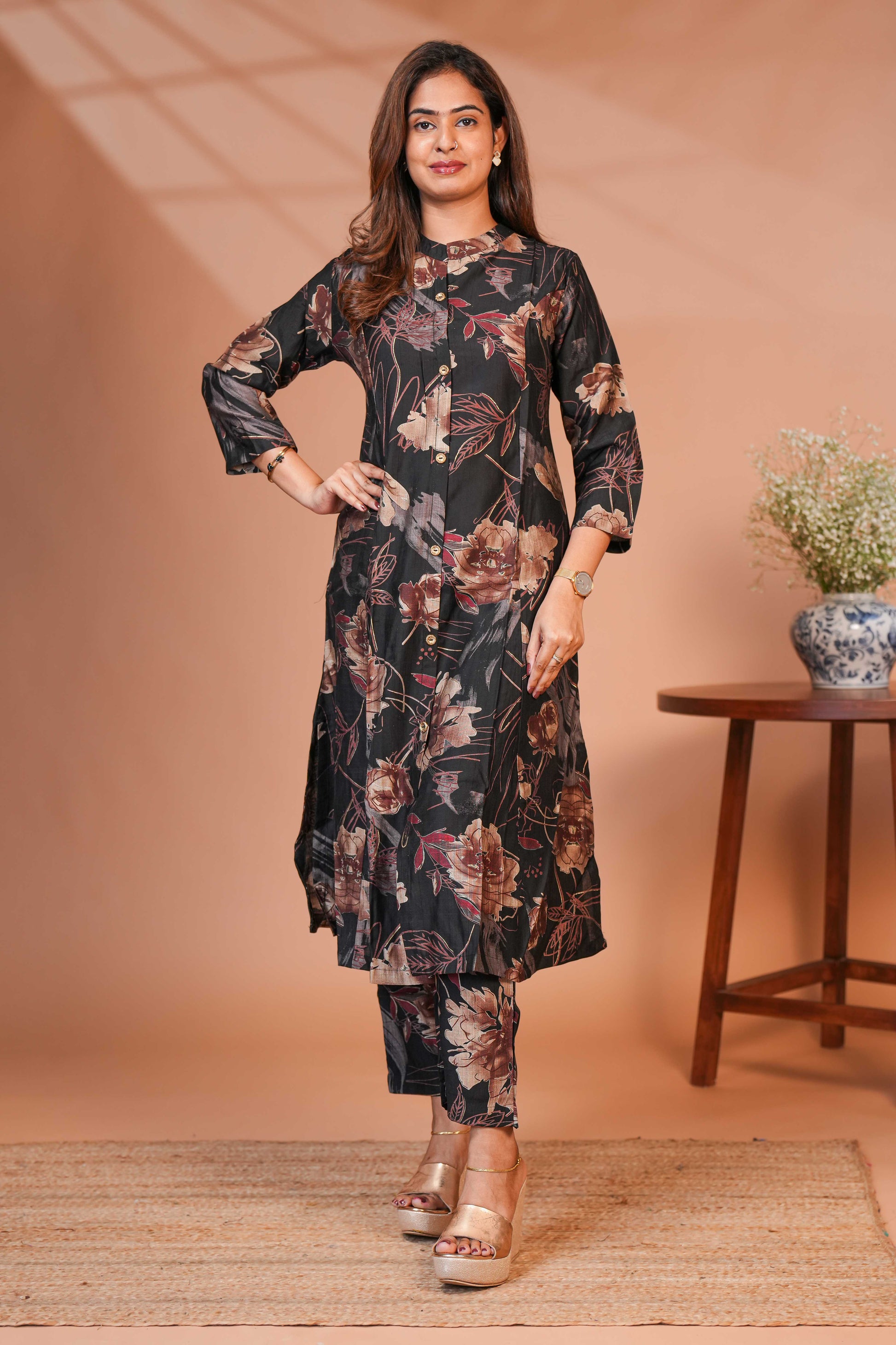 It is a Two-Piece Co-Ord Set Consisting of a Longline Tunic (Kurta)