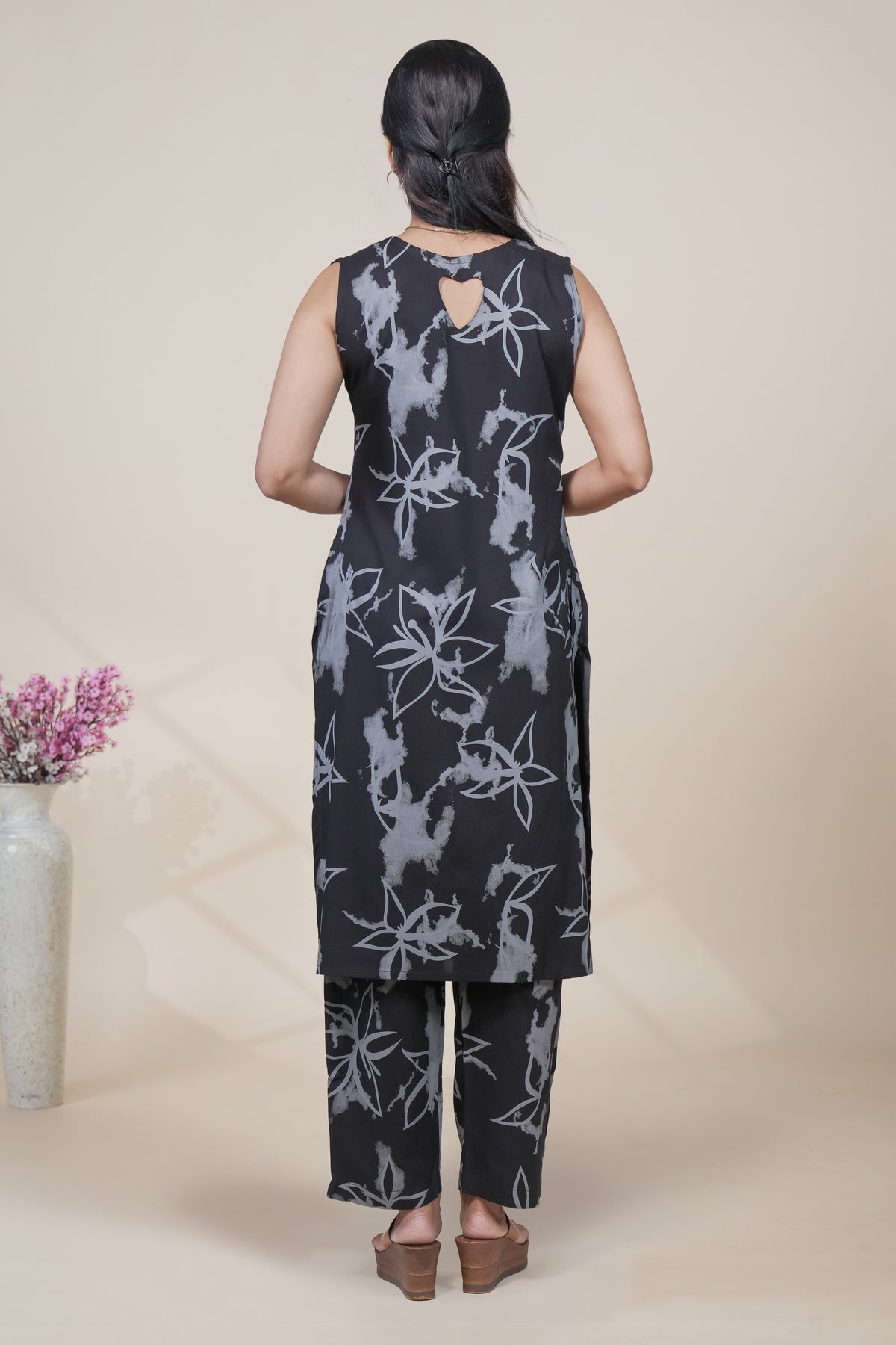 Black and Grey Floral Print Sleeveless Kurta with Matching Pants Set