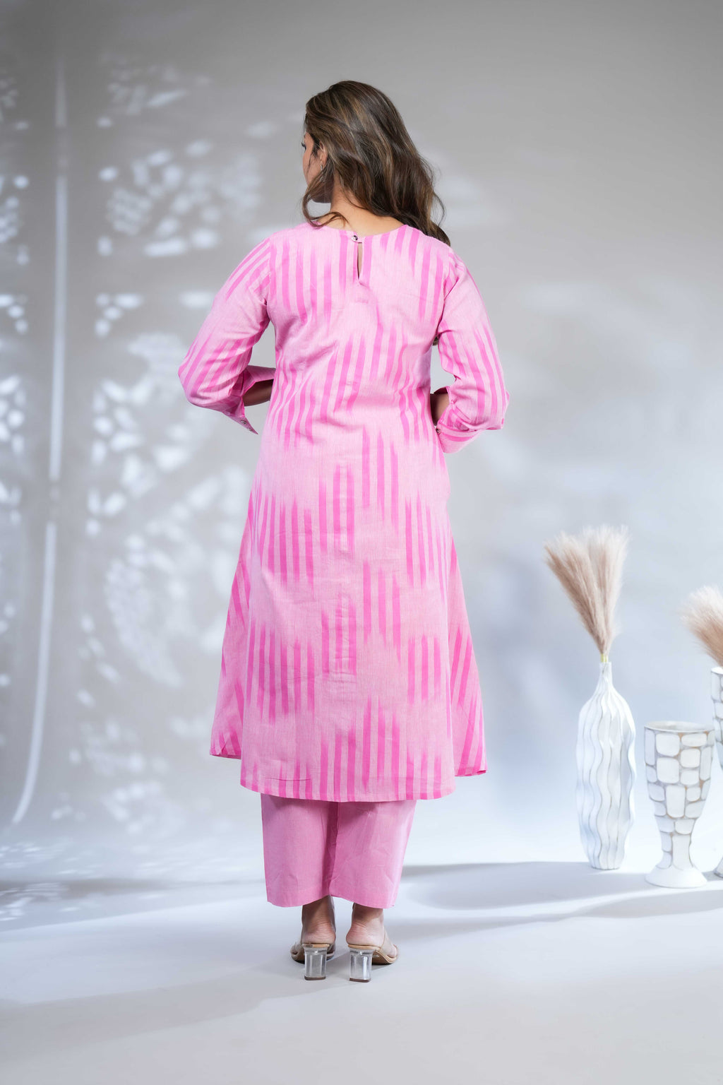 Women's Pastel Pink Geometric Print Straight Kurta Pant Set with Tasselled Dupatta