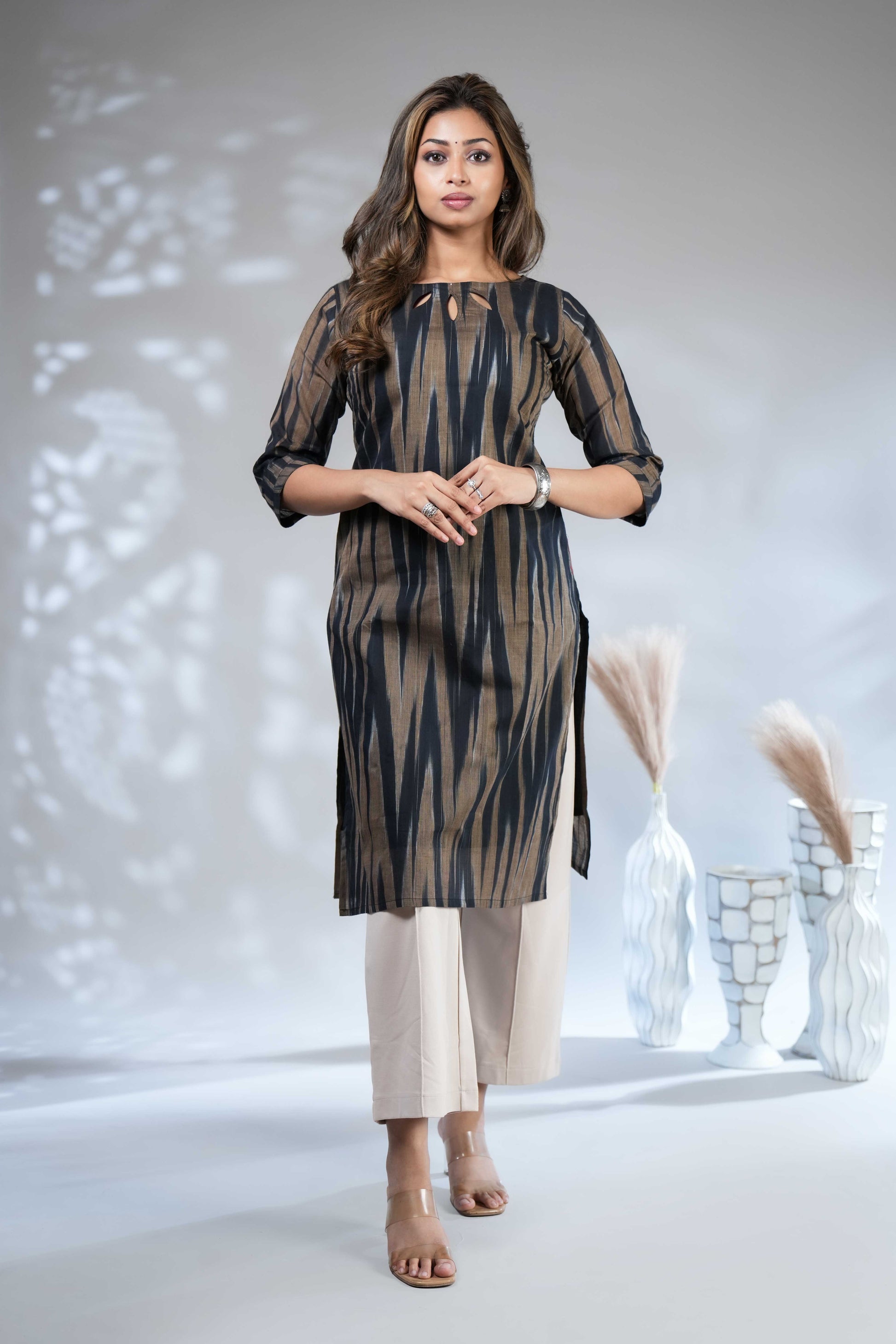 Women's Abstract Ikat Print Straight Kurta