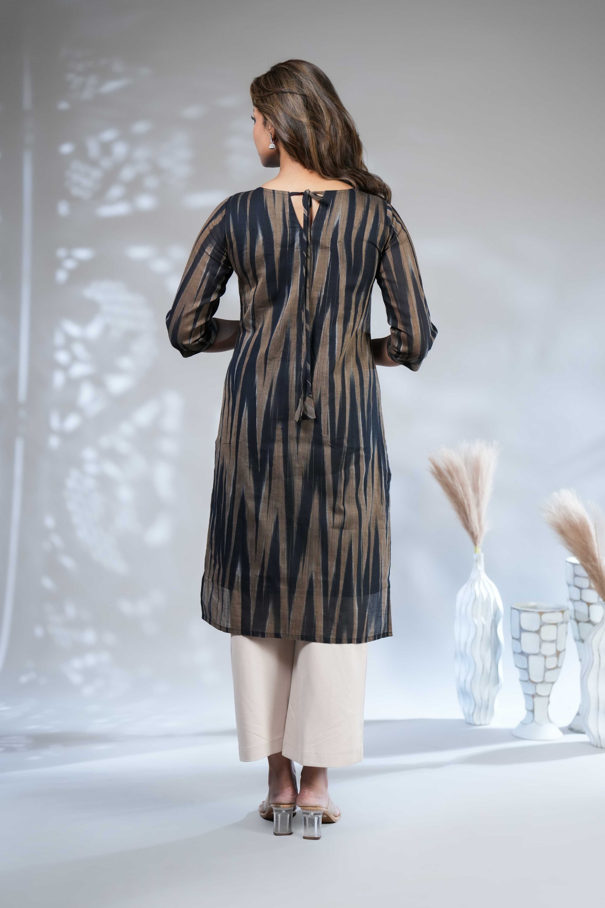 Women's Abstract Ikat Print Straight Kurta