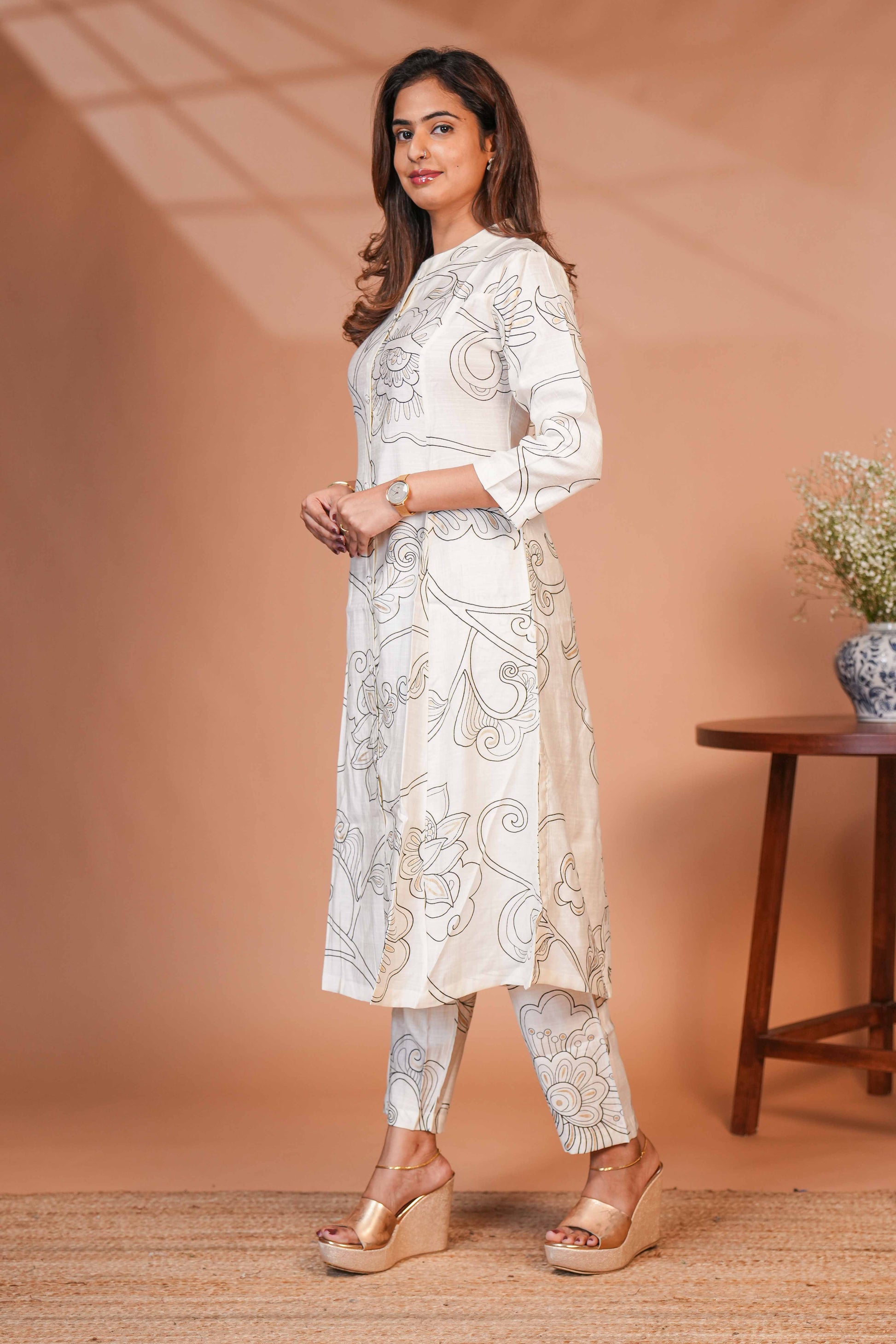 Charcoal Botanical Co-ord Set Model in Aline Top