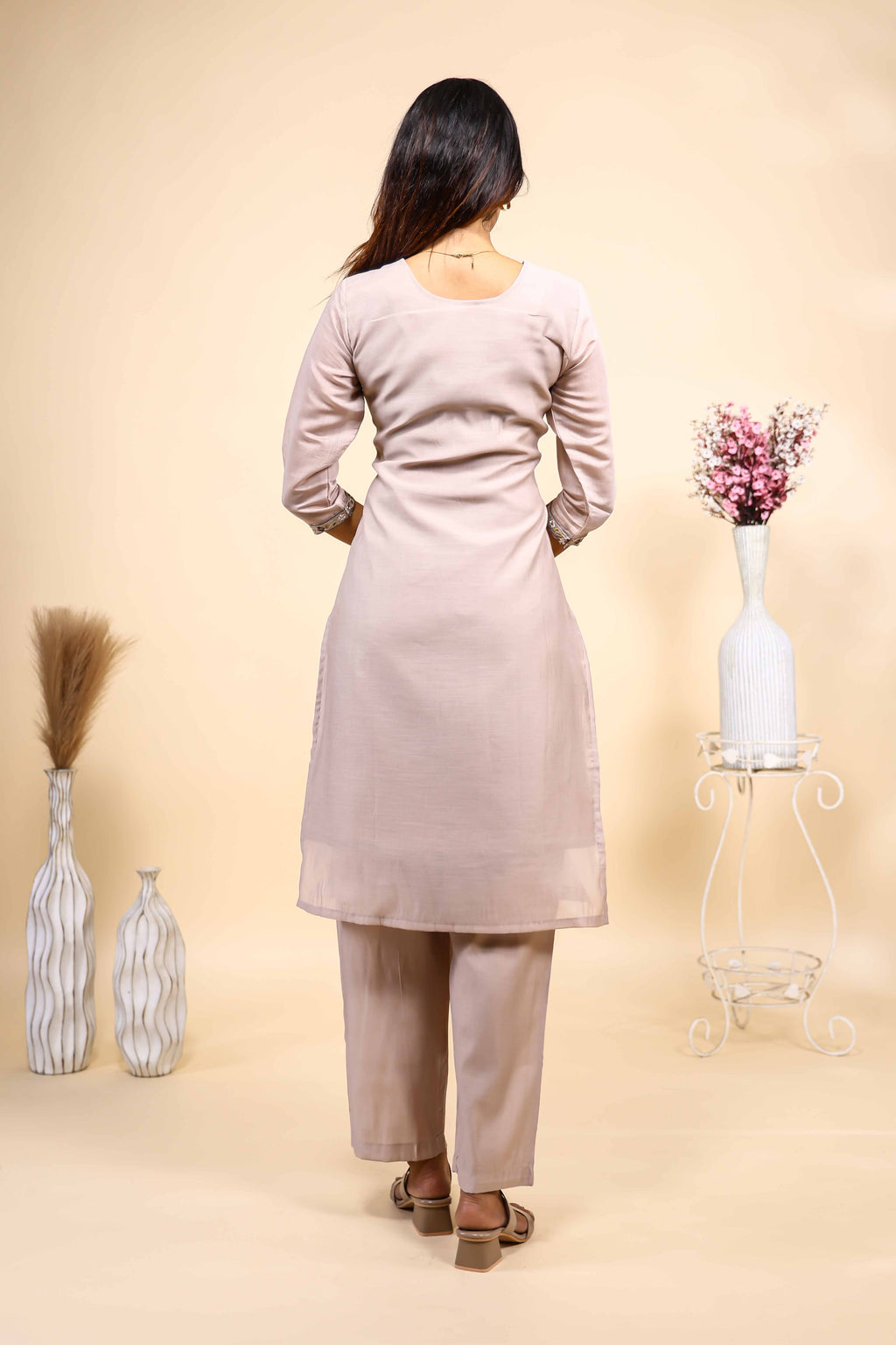 Elegant Dusty Pink Embroidered Straight Kurta with Pants 2 Piece Set