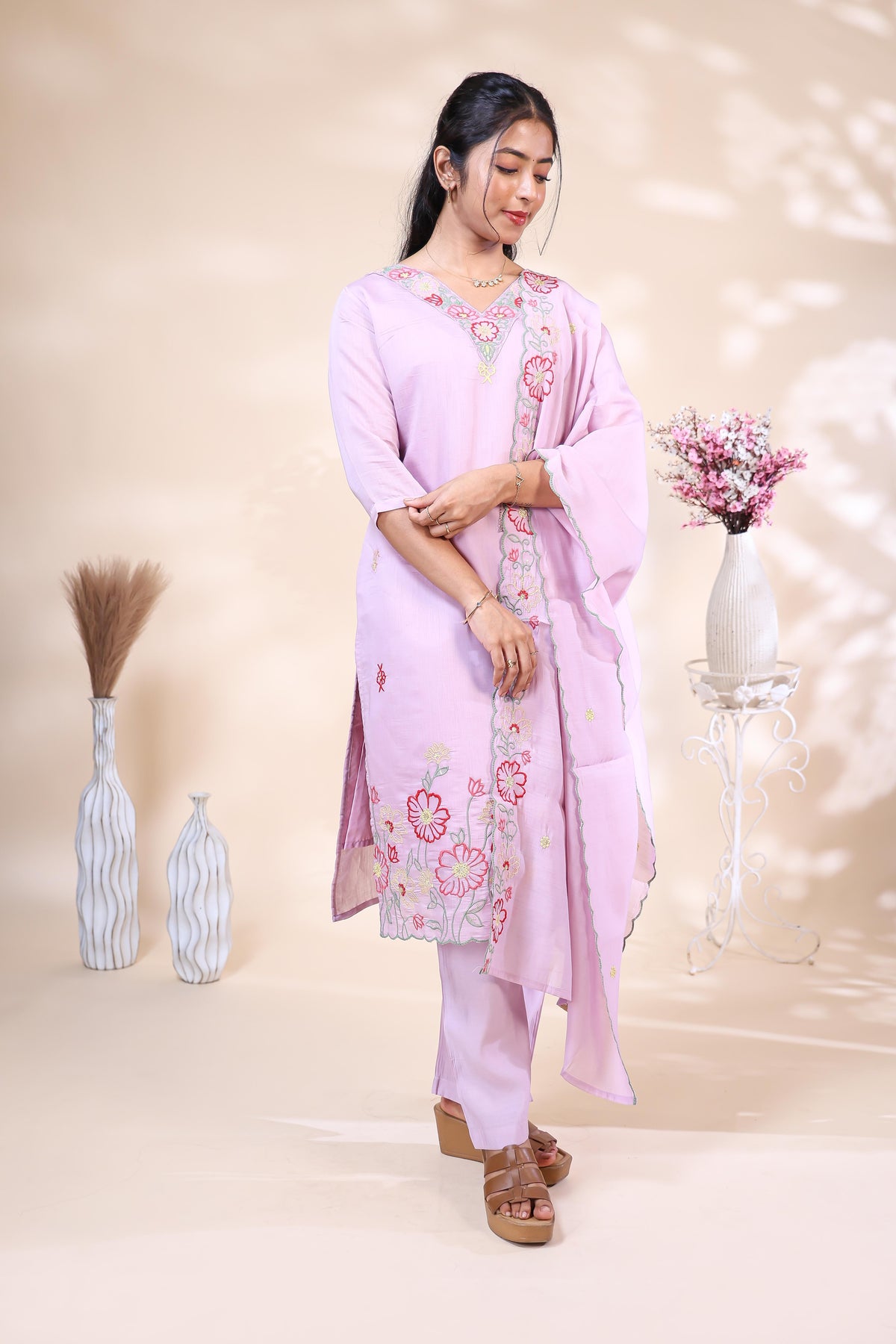 Elegant Light Pink Floral Embroidered Kurta 3 Piece Set with Scalloped Dupatta