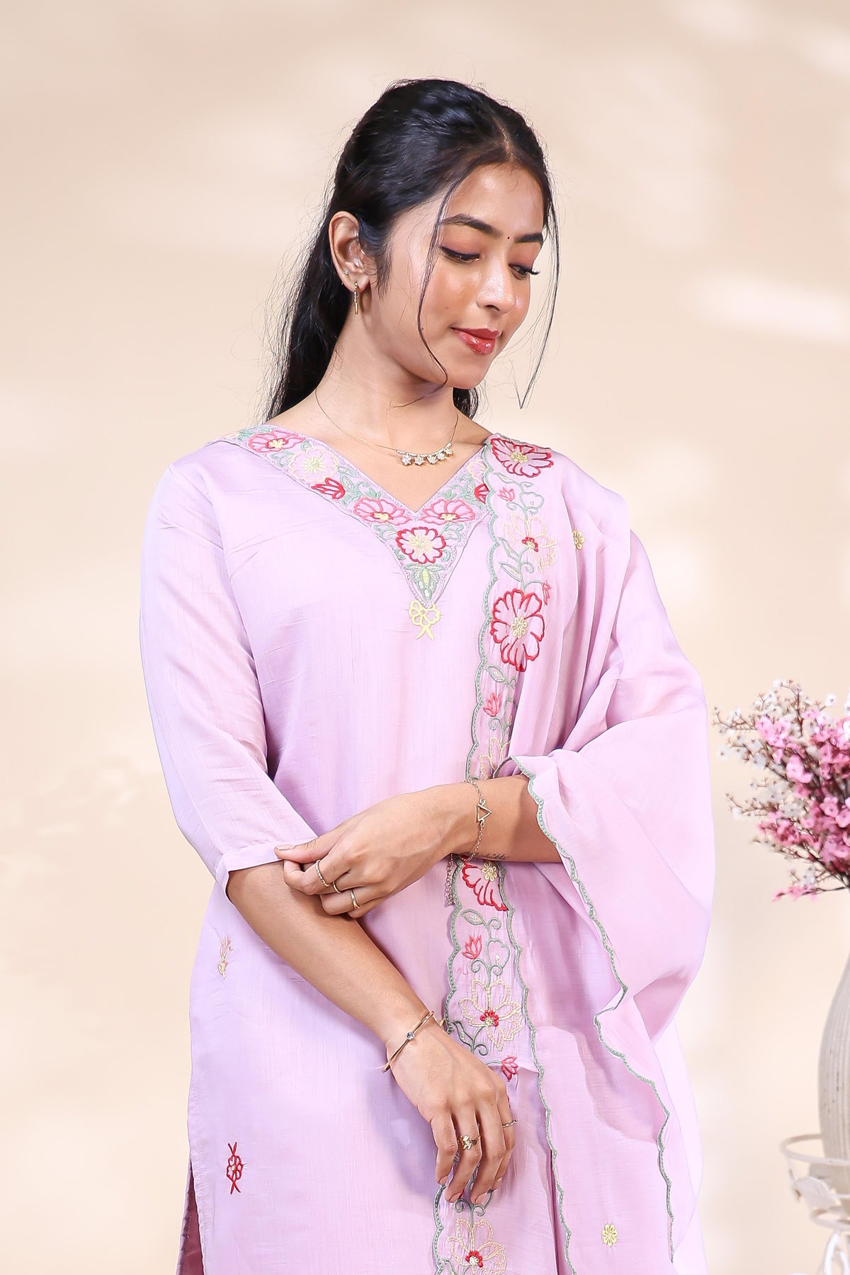 Elegant Light Pink Floral Embroidered Kurta 3 Piece Set with Scalloped Dupatta