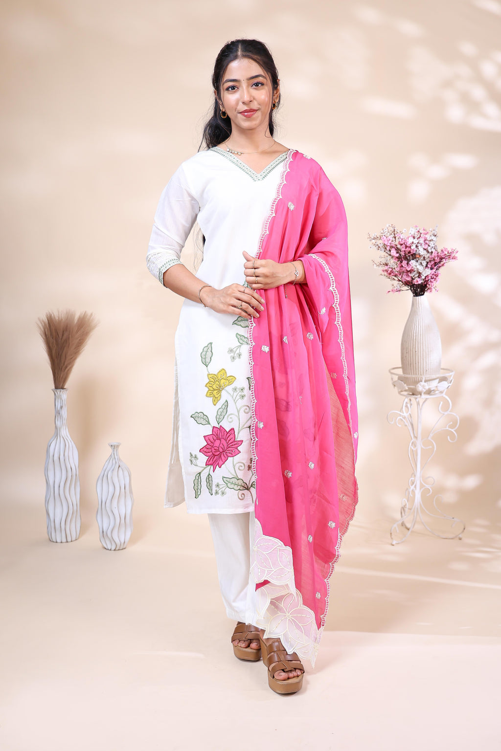 Elegant Off-White Floral Embroidered Kurta Set with Bright Pink Embroidered Scalloped Dupatta