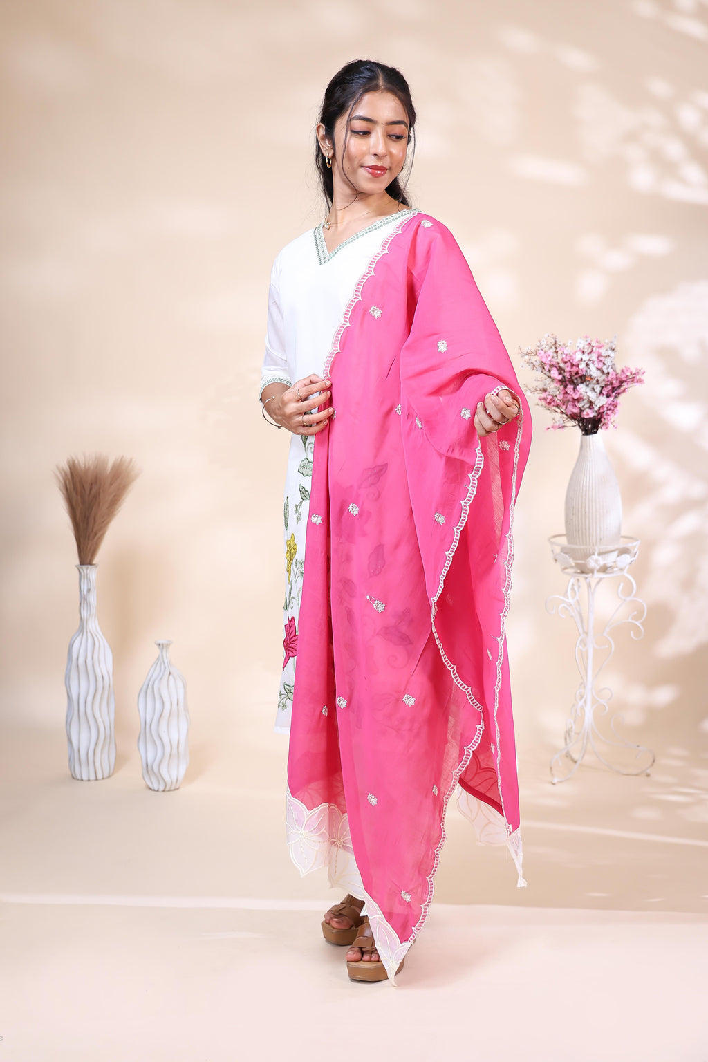 Elegant Off-White Floral Embroidered Kurta Set with Bright Pink Embroidered Scalloped Dupatta