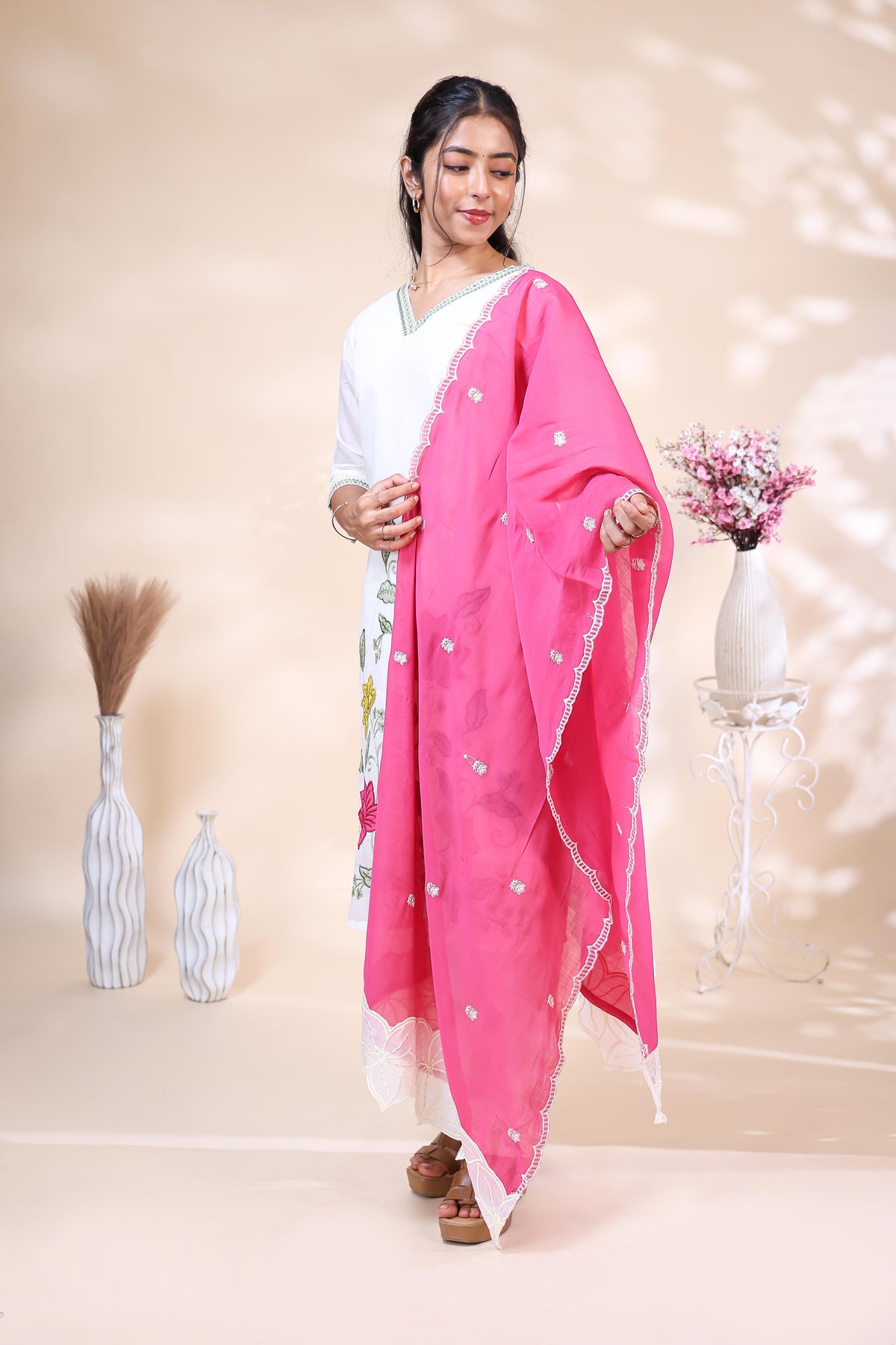 Elegant Off-White Floral Embroidered Kurta Set with Bright Pink Embroidered Scalloped Dupatta