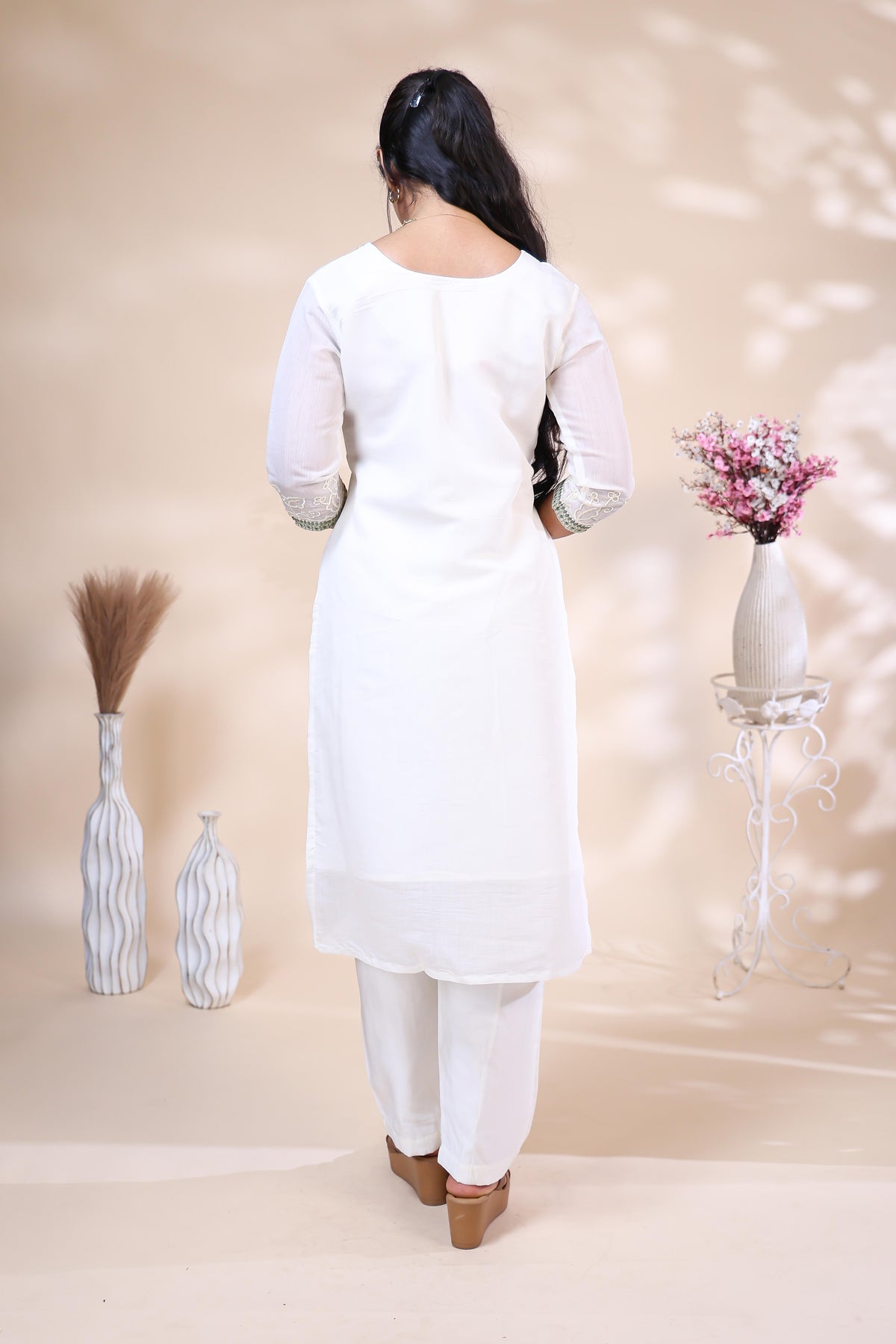 Elegant Off-White Floral Embroidered Kurta Set with Bright Pink Embroidered Scalloped Dupatta