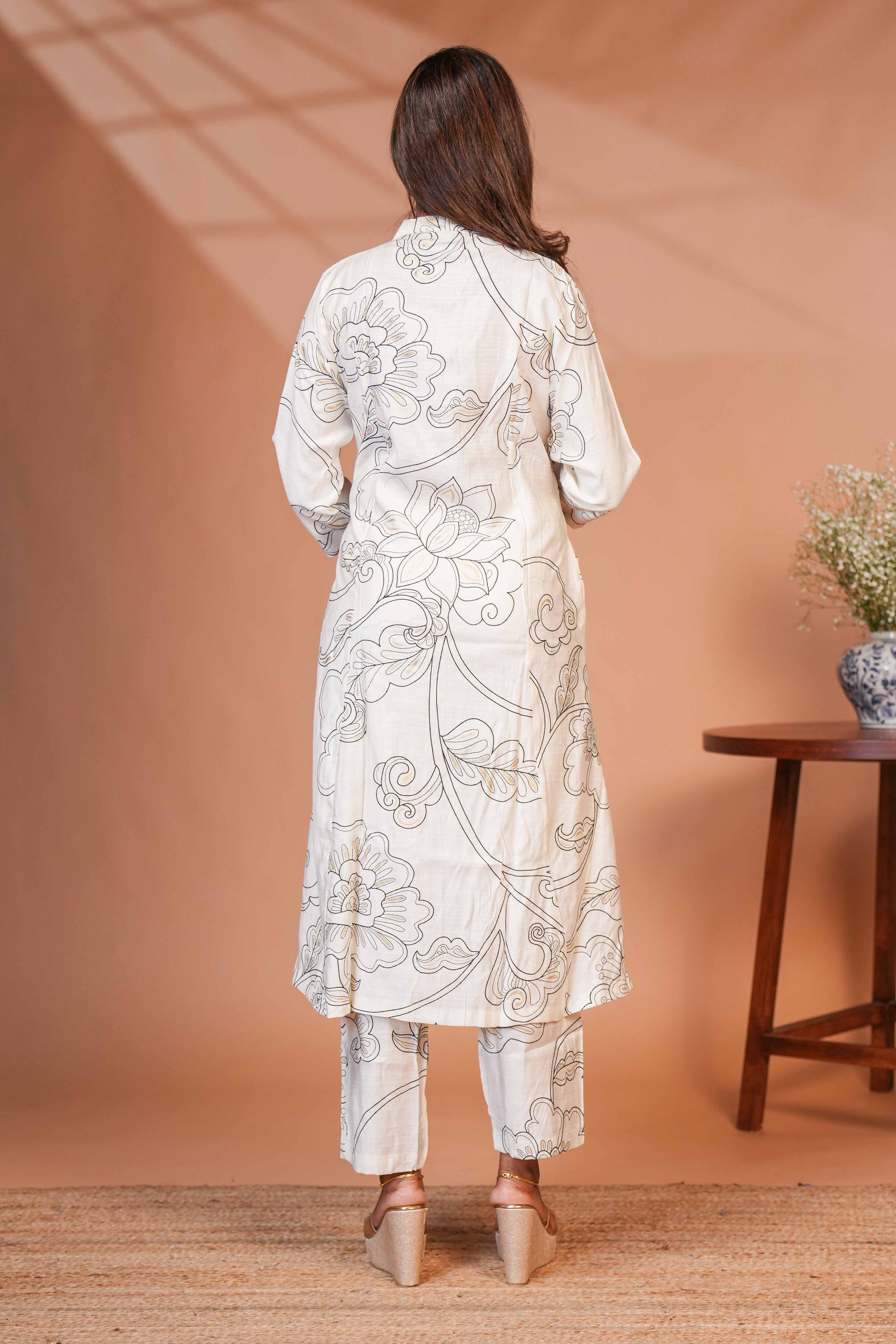 Charcoal Botanical Co-ord Set Model in Aline Top