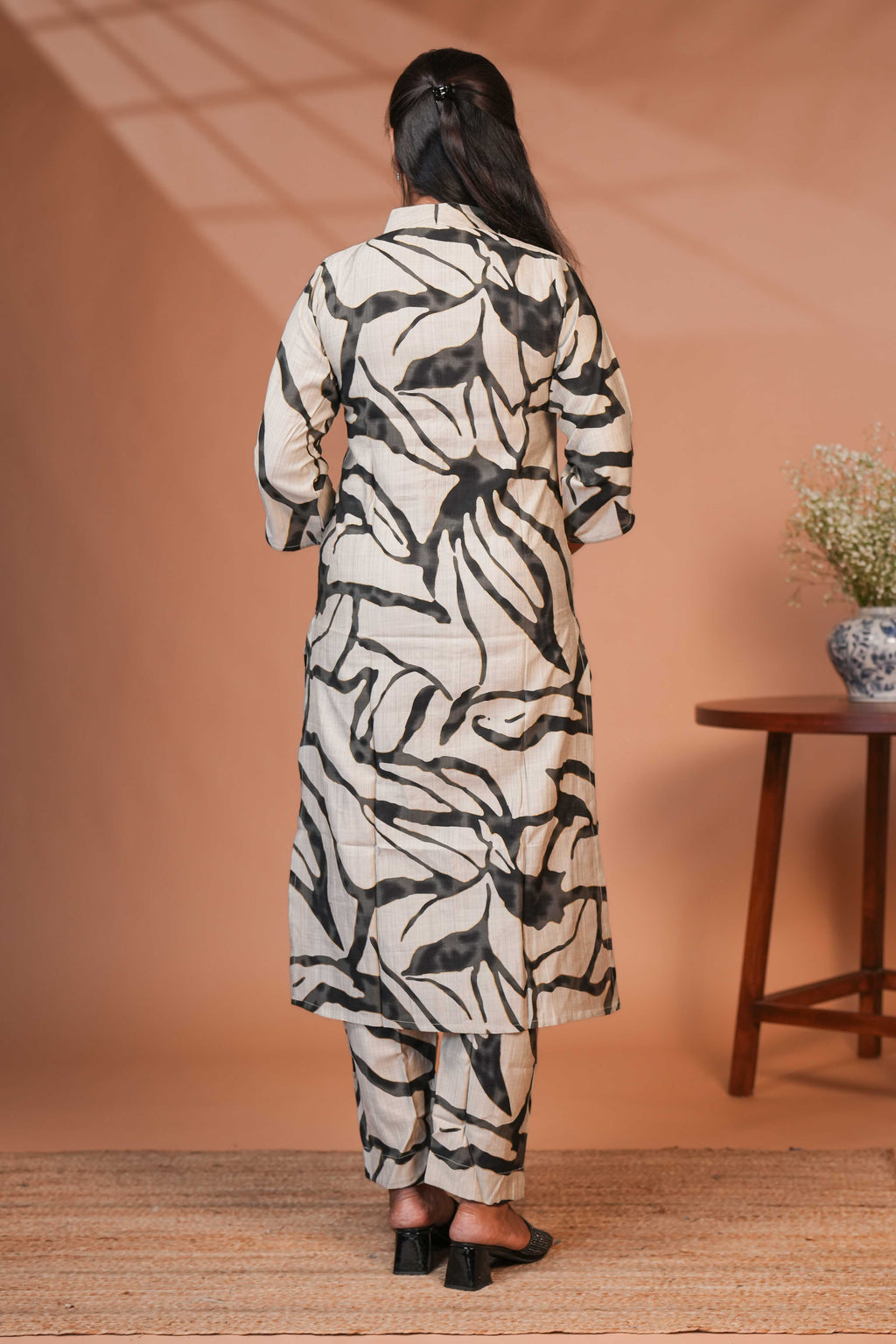 Kurta–Pant Set  Color Base: Cream / Off-White Co-Ord Set