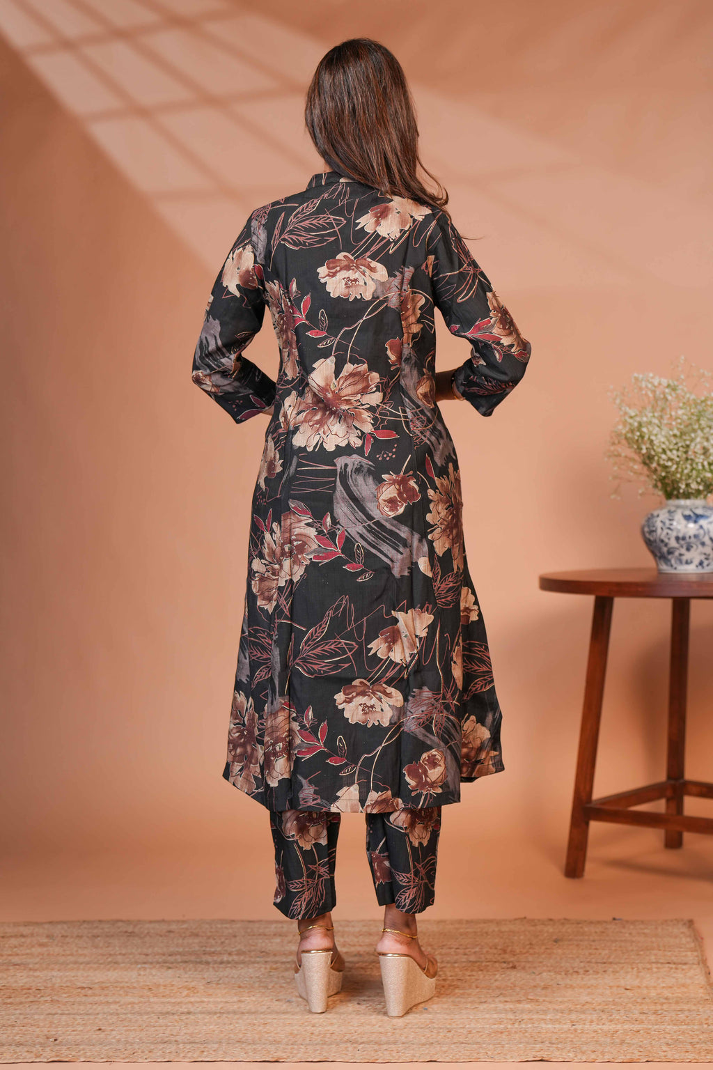It is a Two-Piece Co-Ord Set Consisting of a Longline Tunic (Kurta)
