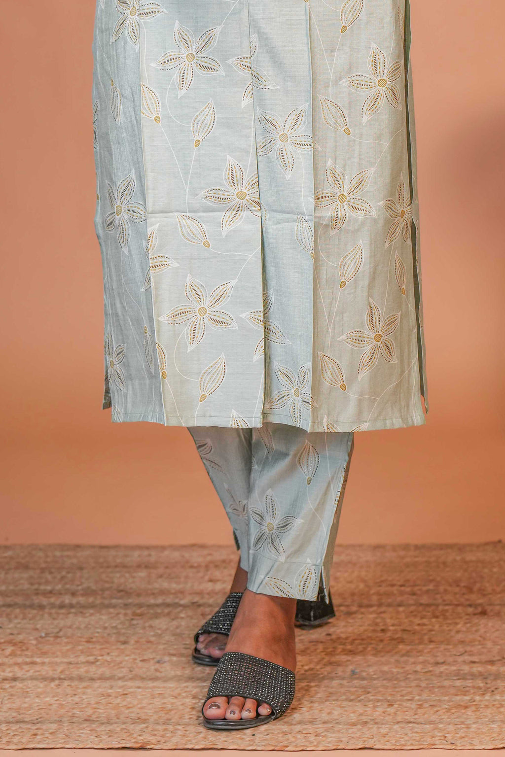 Elegant Straight-Cut Kurta With Matching Pants Co-Ord set