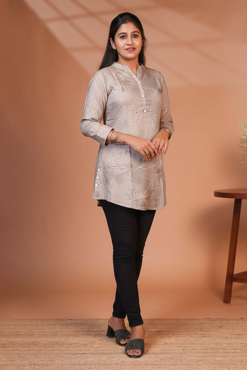 Short Kurti Classic Ivory Straight-Cut Top