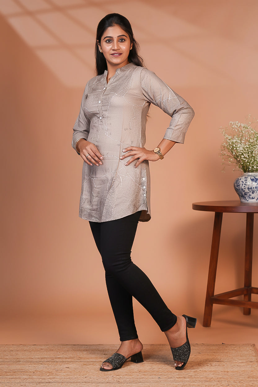 Short Kurti Classic Ivory Straight-Cut Top